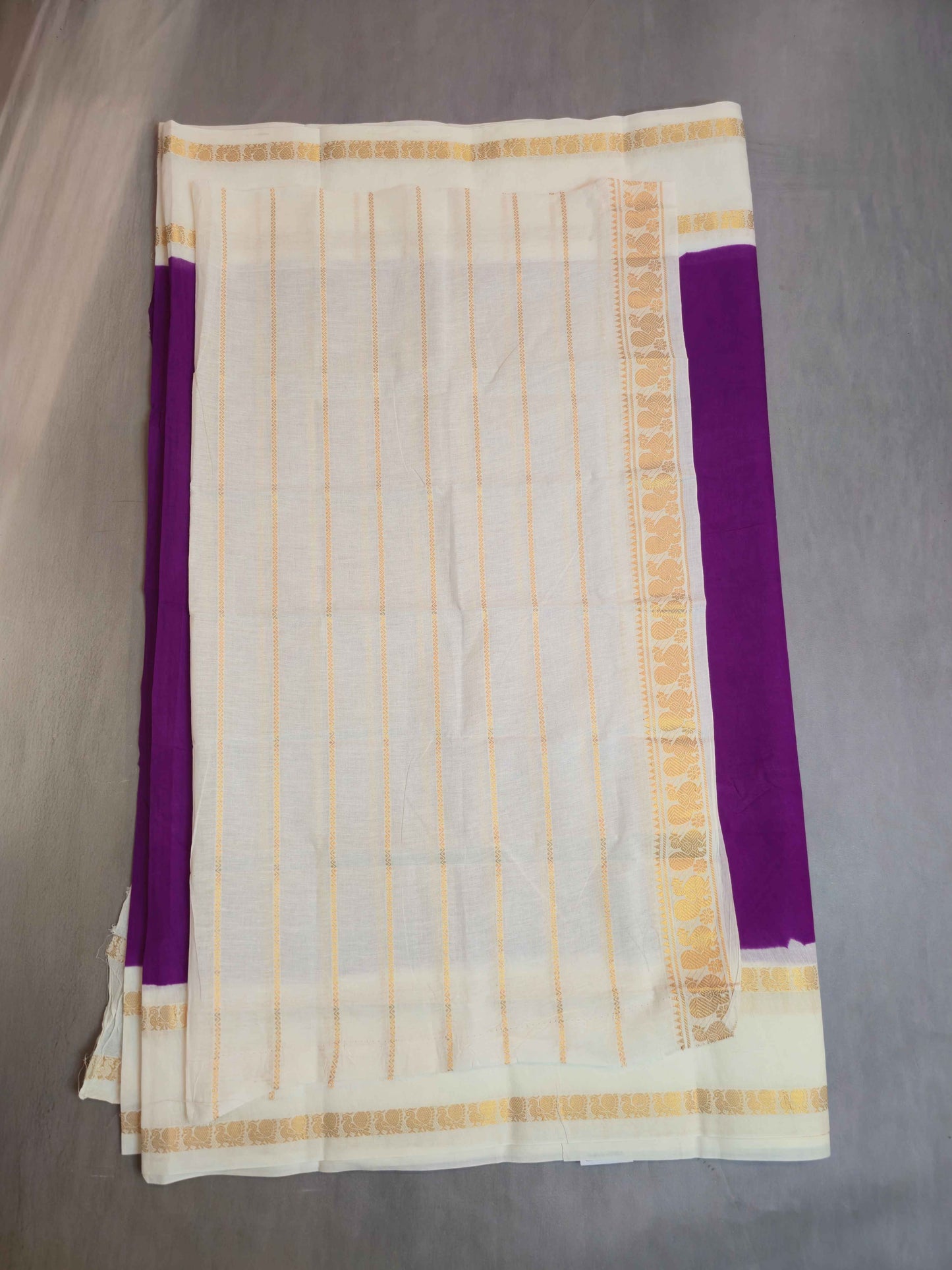 Plain Sungudi with contrast and borders