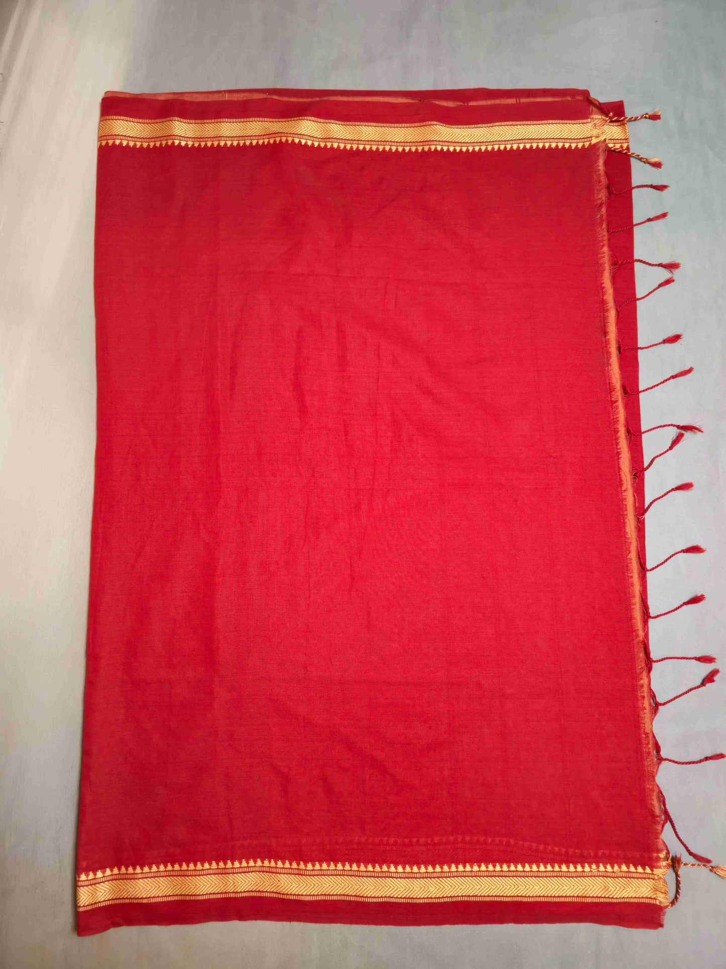 Cotton Saree with thread border