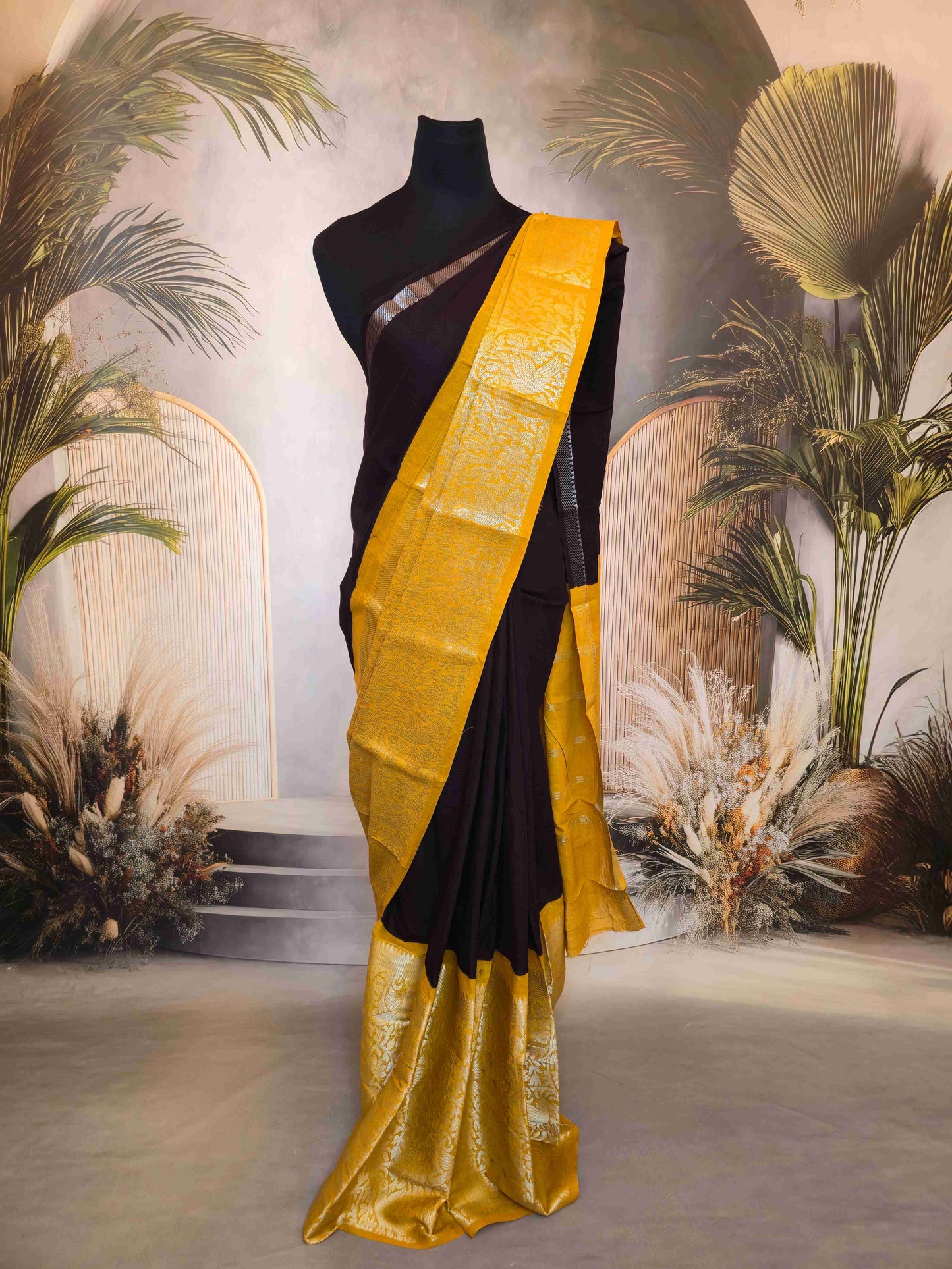 Sungudi Long Border Saree