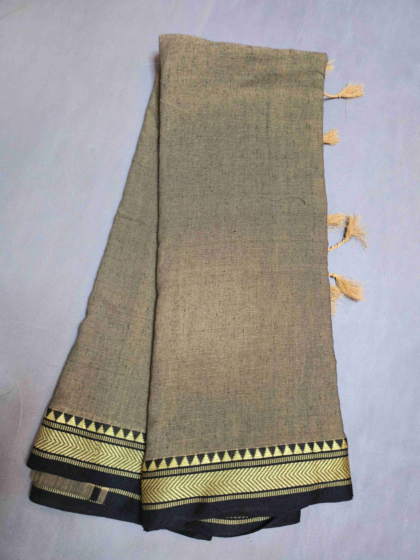 Cotton Saree with thread border