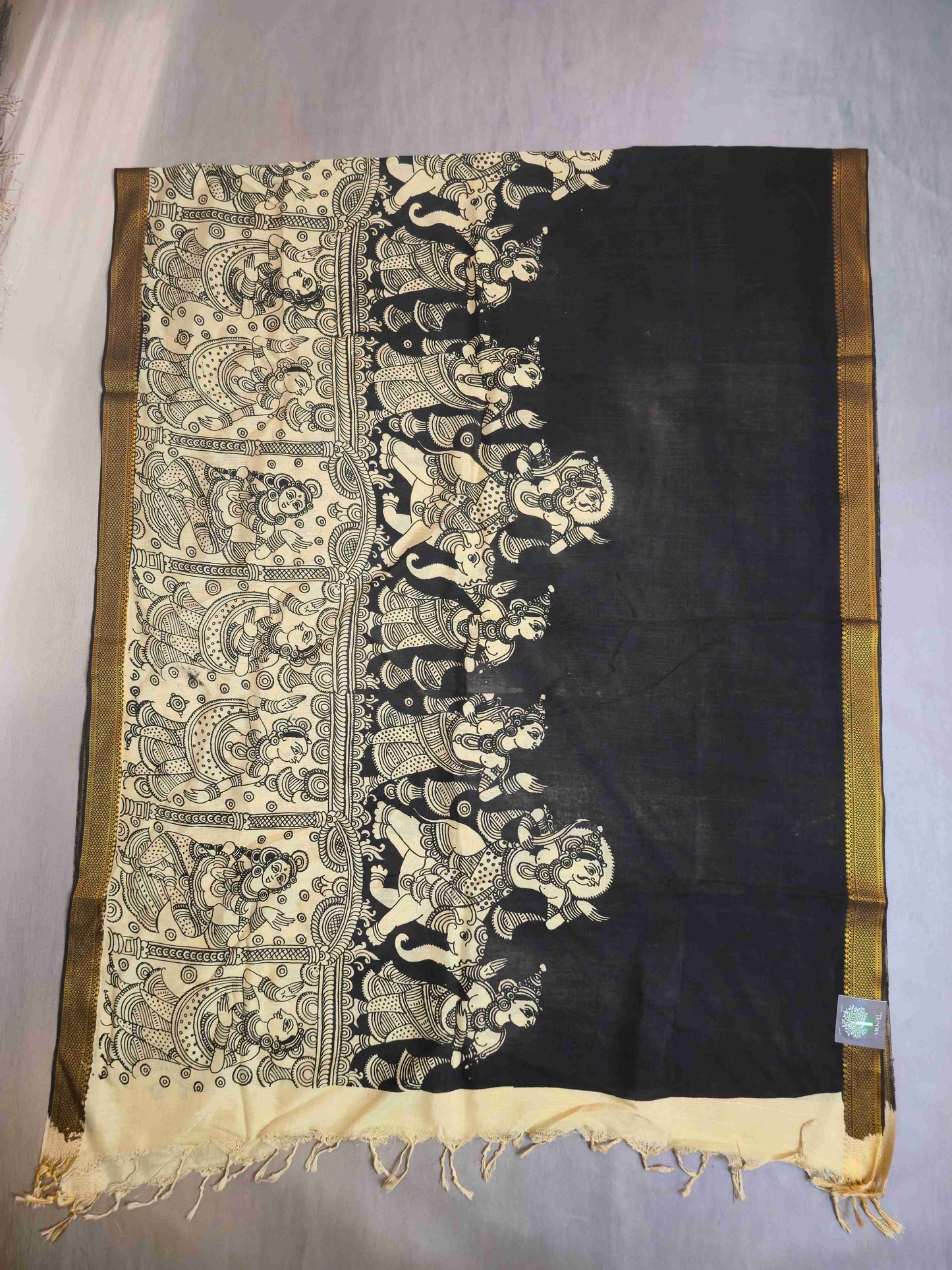 Pen Kalamkari thupatta B&W