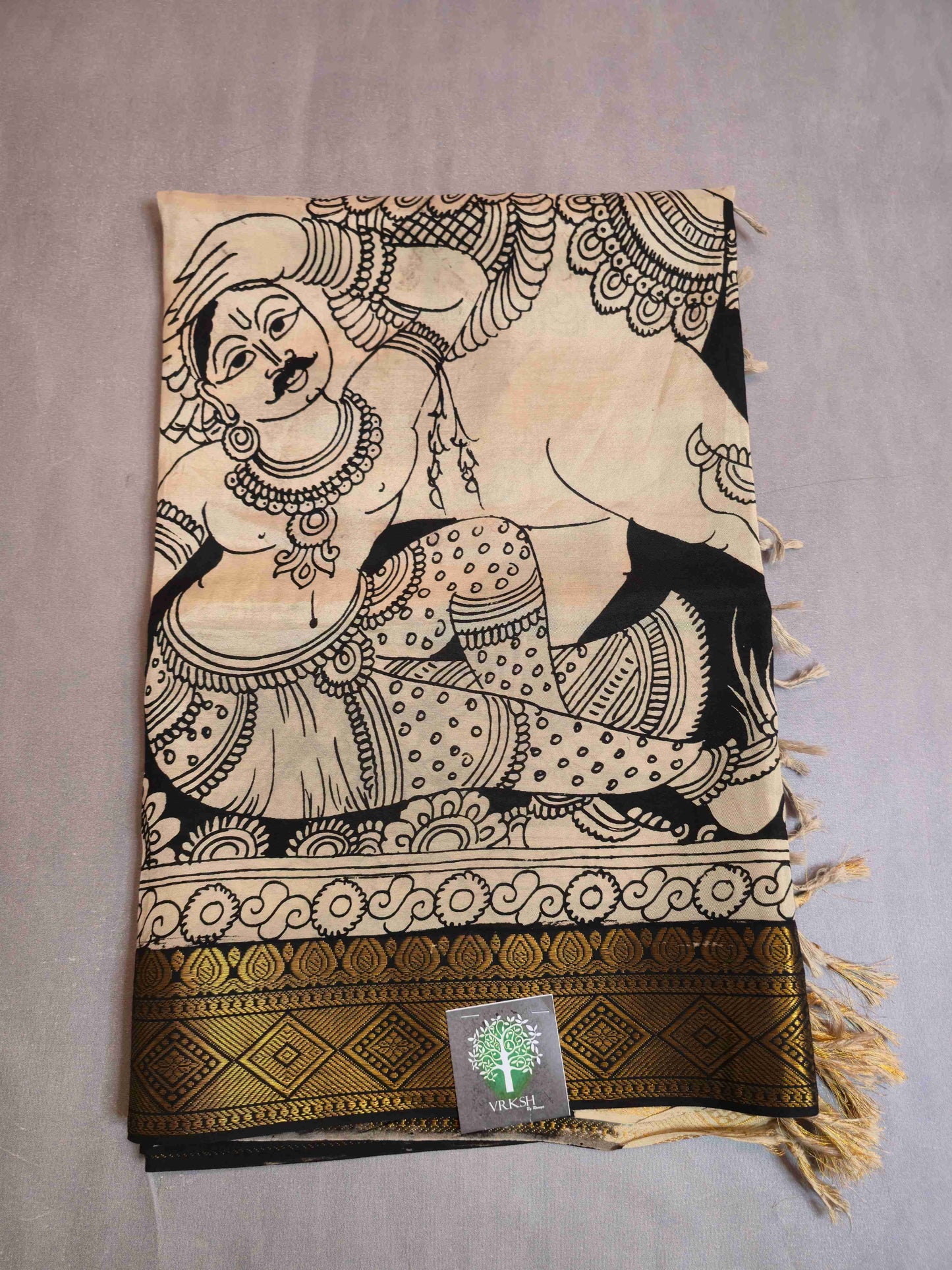 Pen Kalamkari thupatta B&W