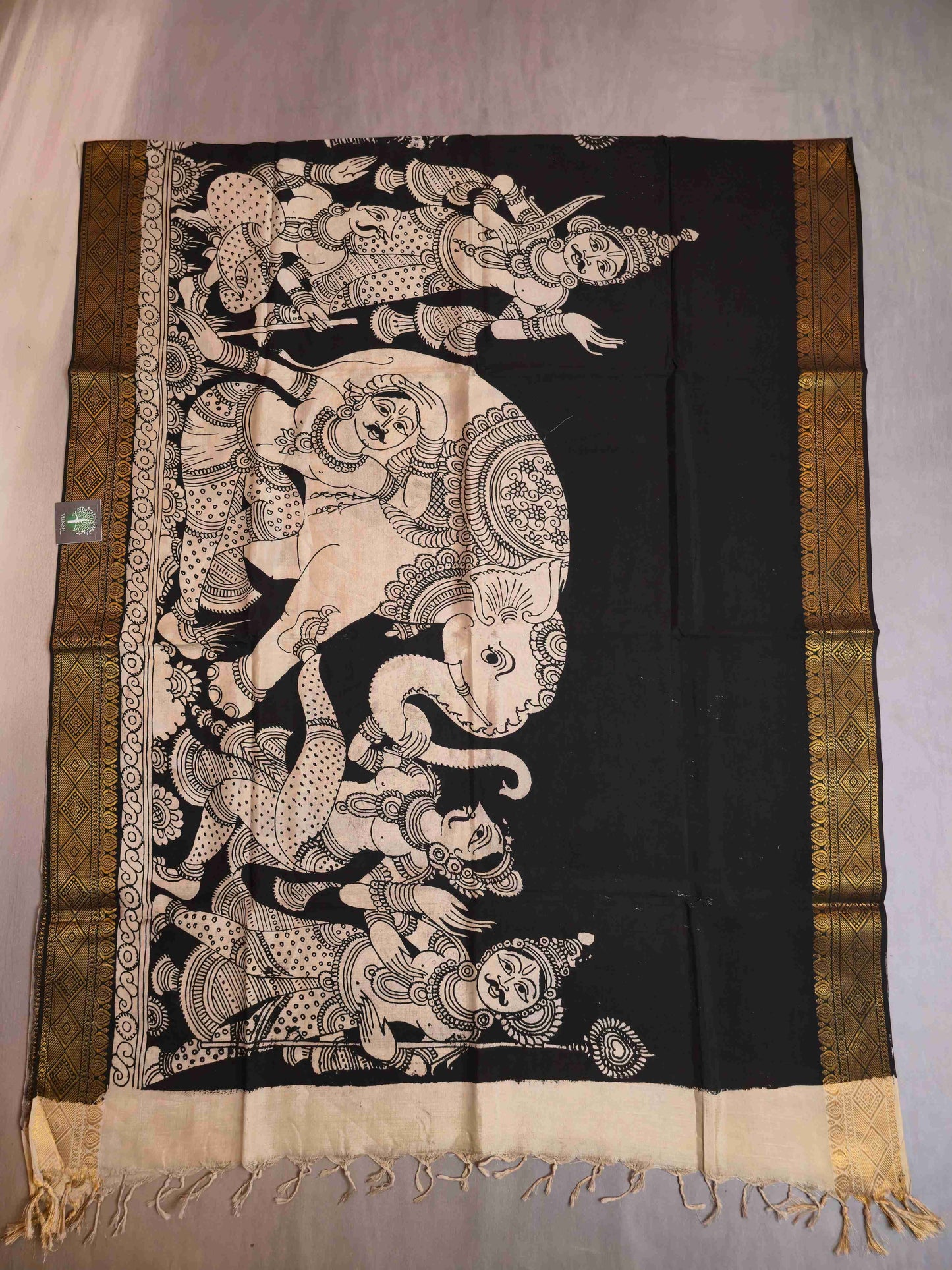 Pen Kalamkari thupatta B&W