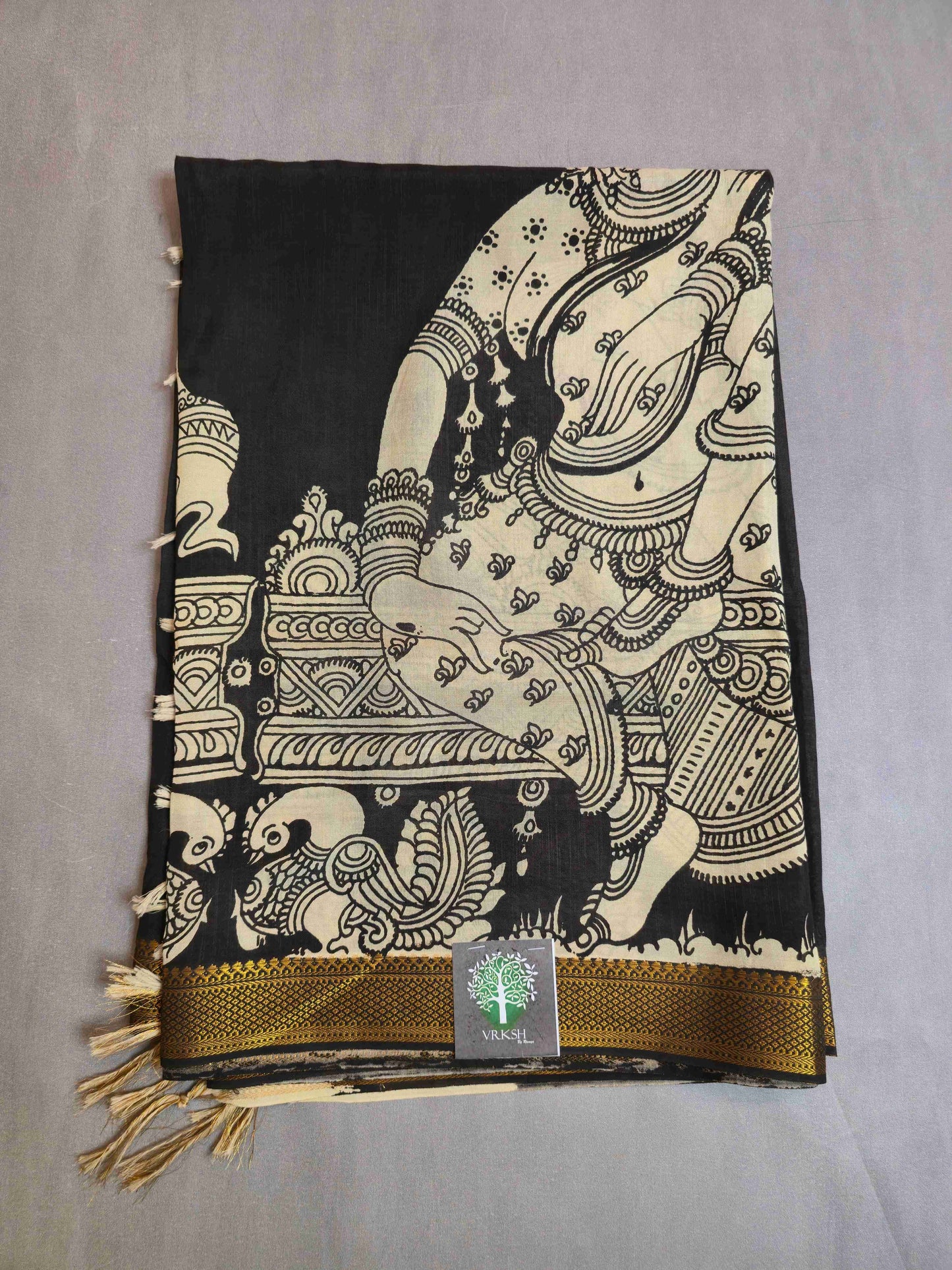 Pen Kalamkari thupatta B&W