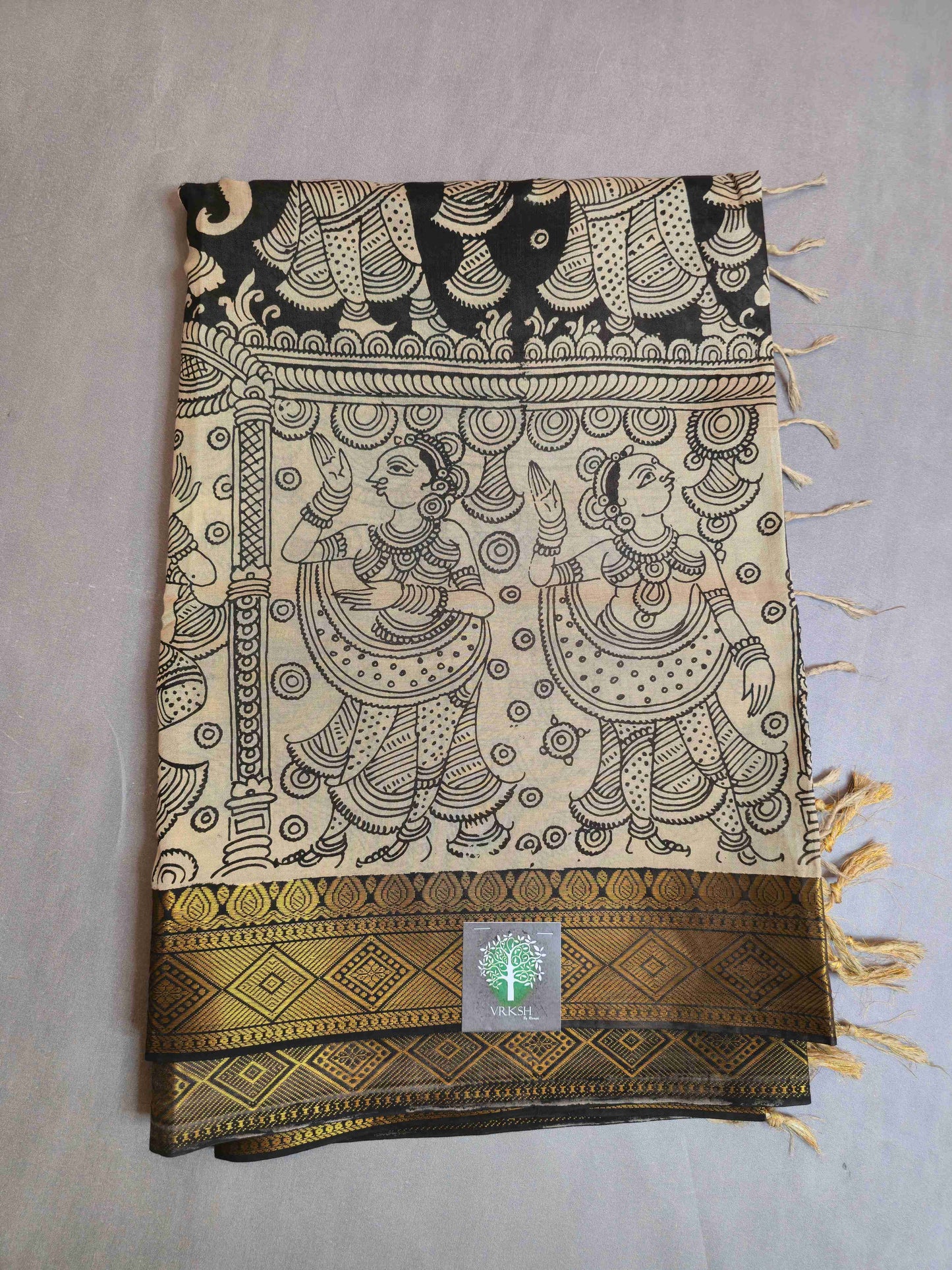 Pen Kalamkari thupatta B&W